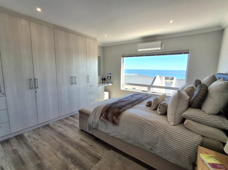 4 Bedroom Property for Sale in Da Gama Bay Western Cape